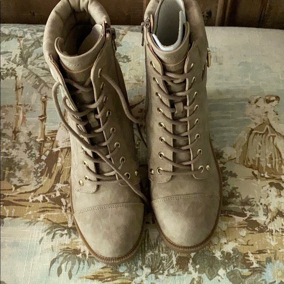 GBG Los Angeles Joden Bootie - Picture 3 of 6